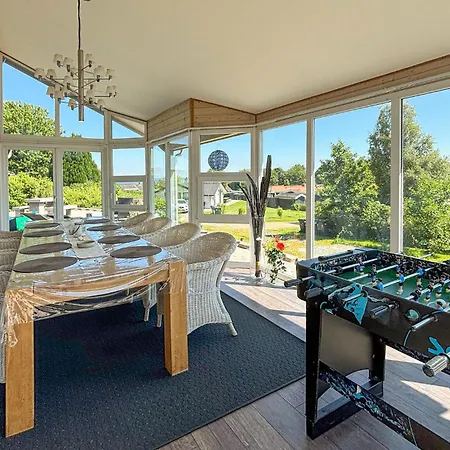 Beautiful In With House Sea View Feriehus